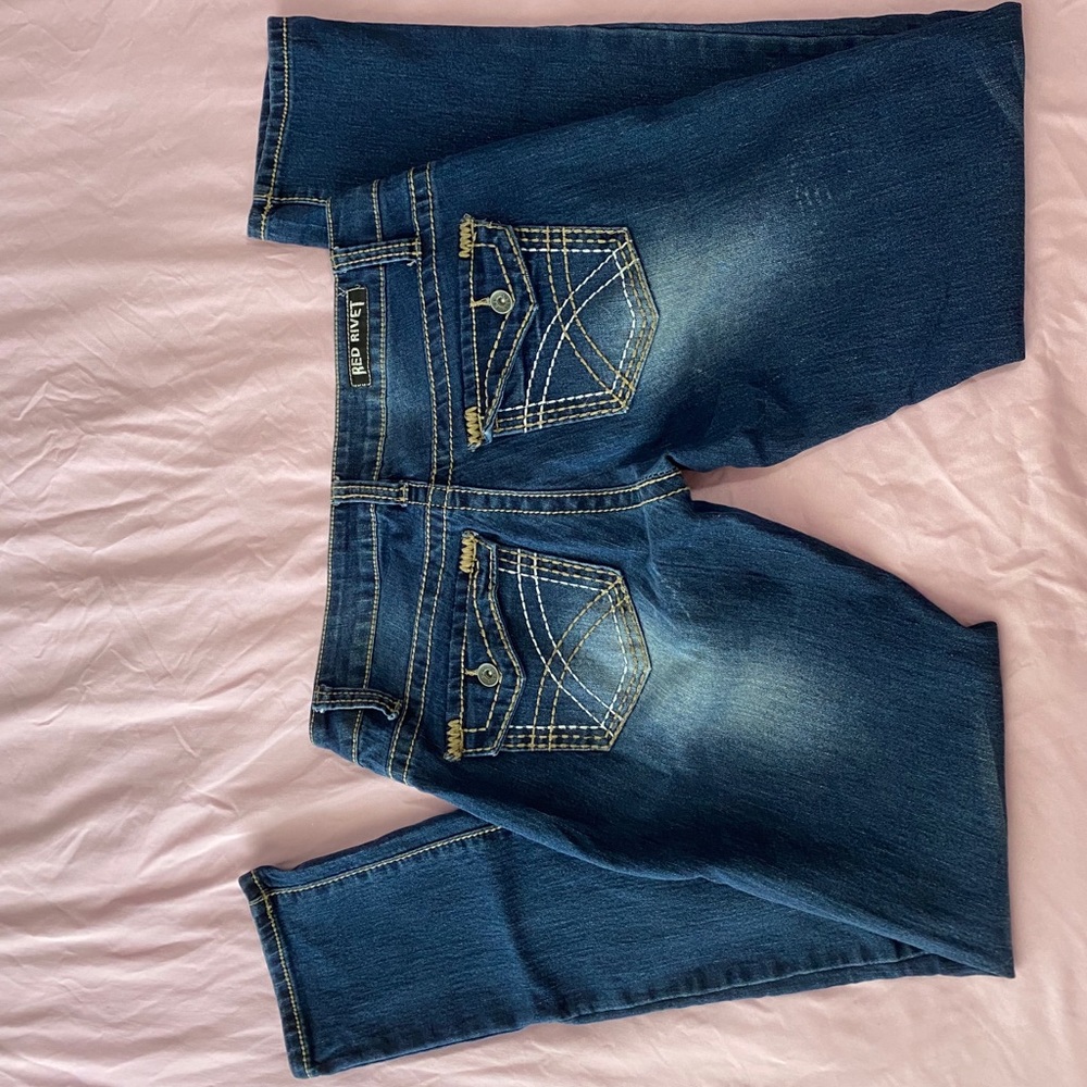 Red Rivet jeans - Picture 2 of 3